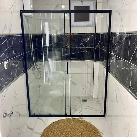 Sehrin Kalbinde Huzur: 2 Yatak Odali Harika Ev! Apartmán *